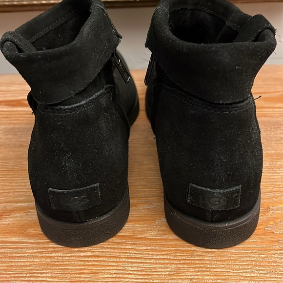 UGG Josefene Cuff Short Boot NWOB - 9.5 - Picture 3 of 9
